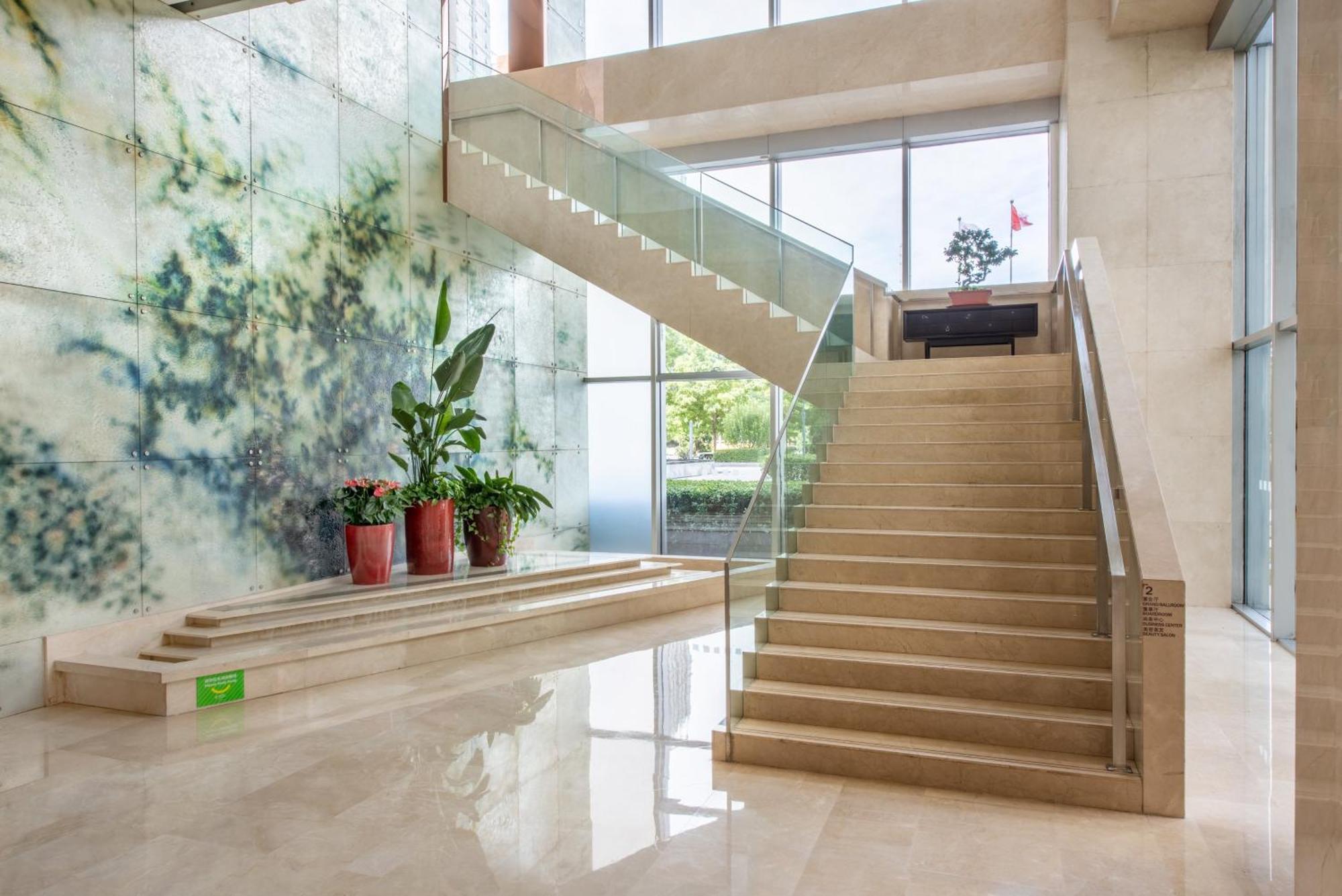 Holiday Inn Beijing Focus Square By Ihg Exteriör bild